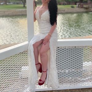 Selling my prom dress !!! worn once. i got it for 800 selling for at least 4!